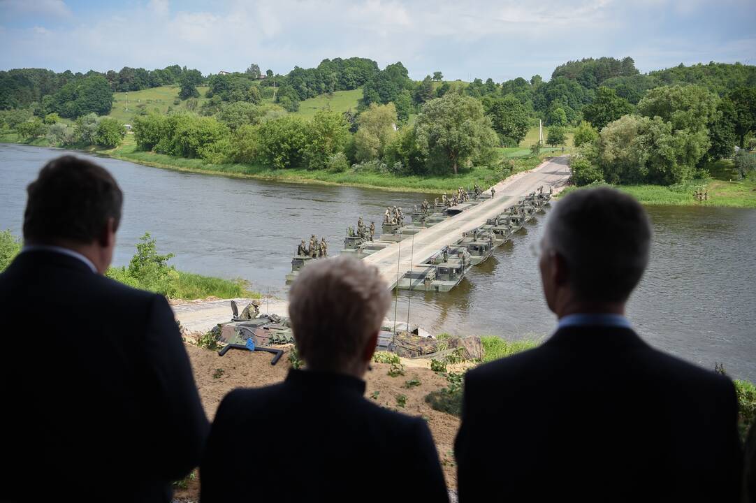 Stebėti pratybų „Geležinis vilkas“ atvyko NATO vadovas