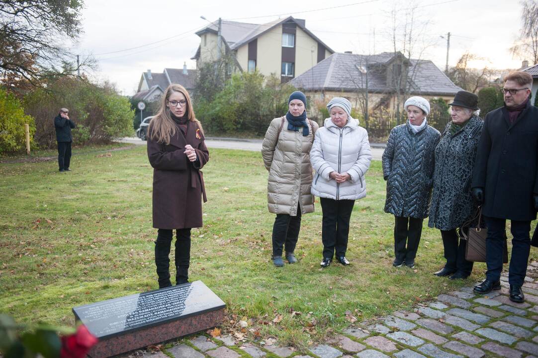 Akcija prie paminklo A. Ramanauskui-Vanagui