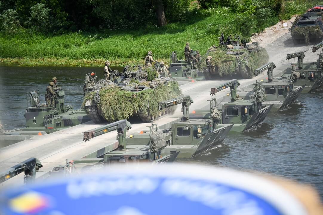 Stebėti pratybų „Geležinis vilkas“ atvyko NATO vadovas