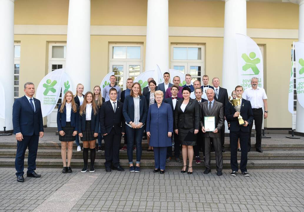 Mokyklų žaidynių nugalėtojų apdovanojimai