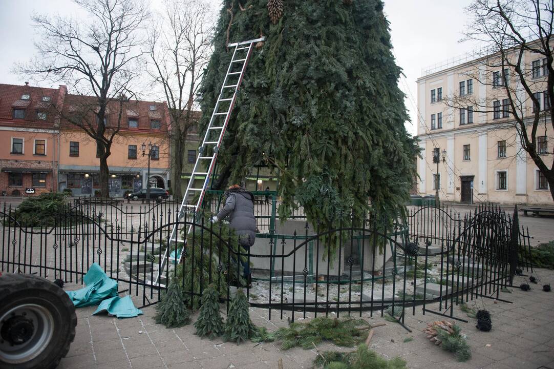 Kauno Kalėdų eglutės nupuošimas