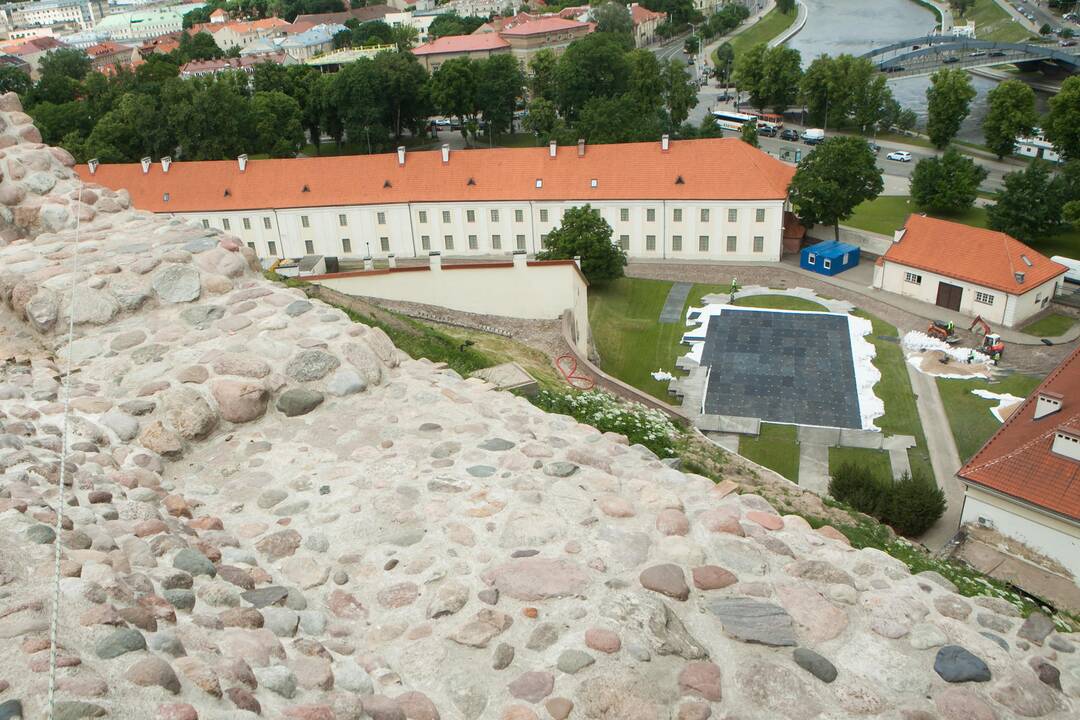 Pajudėjo Gedimino kalno tvarkymo darbai