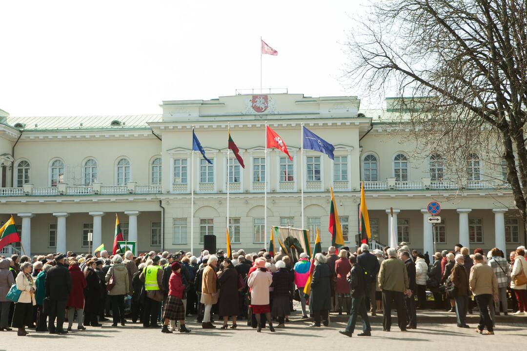 Pensininkų mitingas prie Prezidentūros