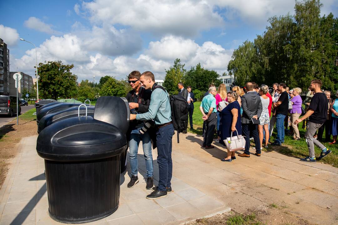 Naujų konteinerių pristatymas Vilniuje