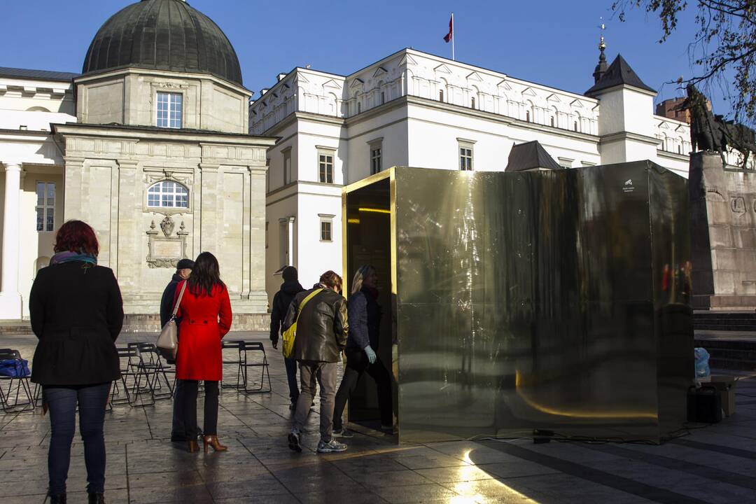 Atidarytas pirmajai auksinei monetai skirtas paviljonas