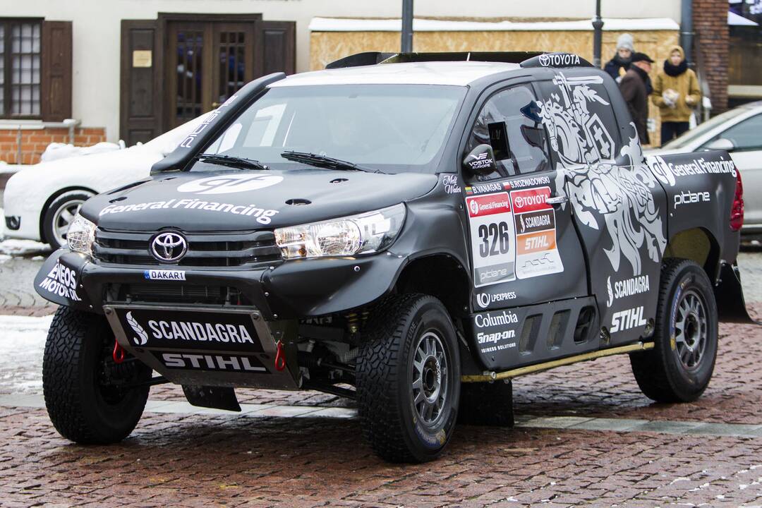 B. Vanago bolido „Toyota Hilux“ pristatymas