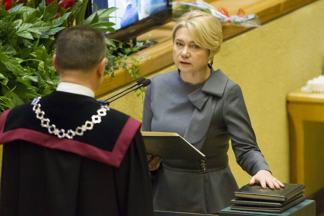 Naujas Seimas susirinko į pirmąjį posėdį