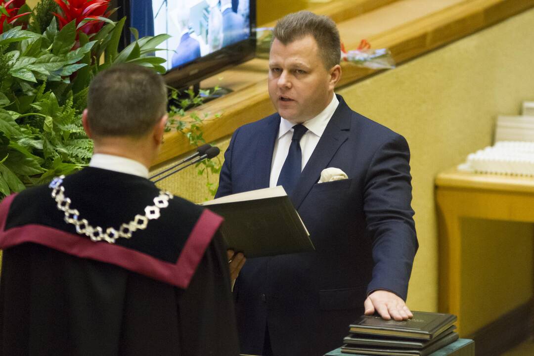 Naujas Seimas susirinko į pirmąjį posėdį