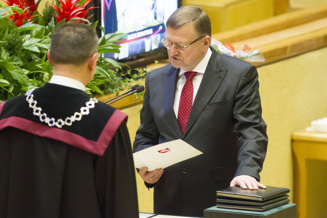 Naujas Seimas susirinko į pirmąjį posėdį