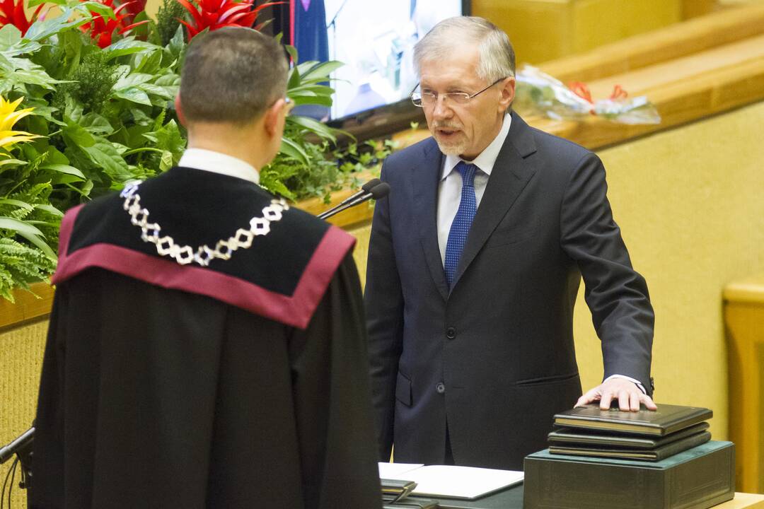 Naujas Seimas susirinko į pirmąjį posėdį