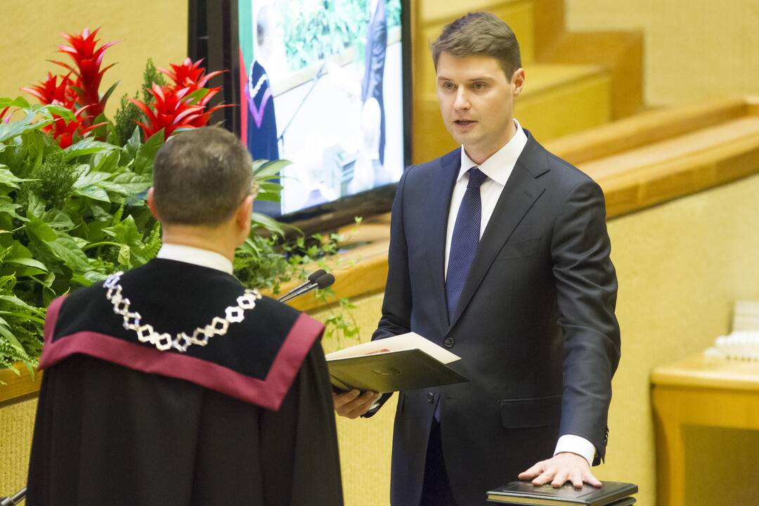 Naujas Seimas susirinko į pirmąjį posėdį