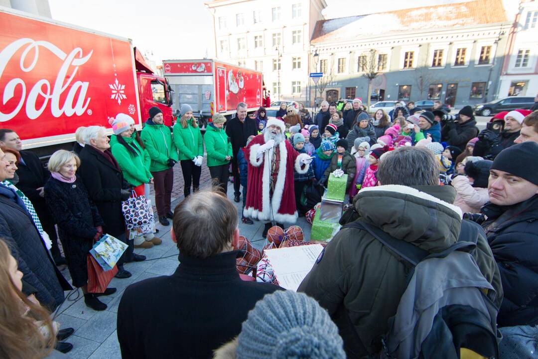 Kelionę po Lietuvą pradėjo Kalėdų karavanas