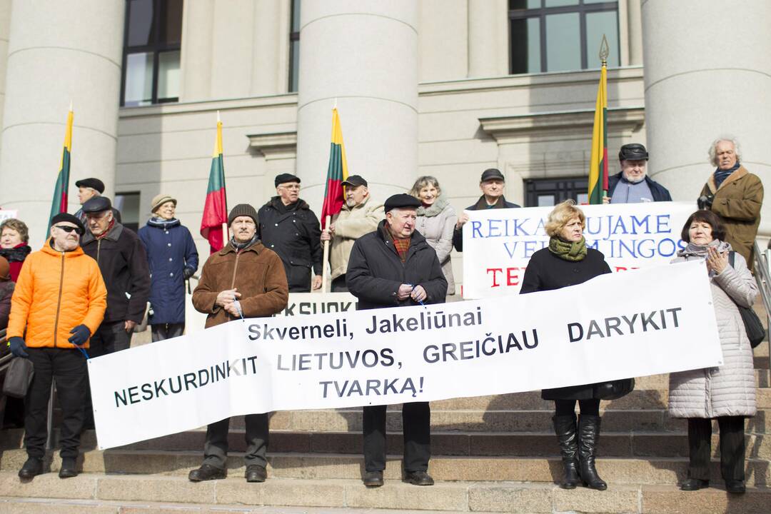 Pensininkų mitingas prie Seimo