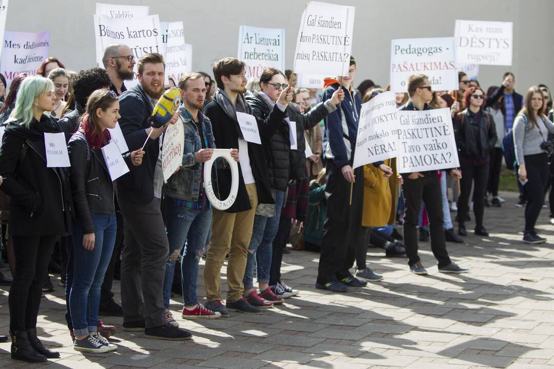 Edukologijos universiteto studentai surengė piketą