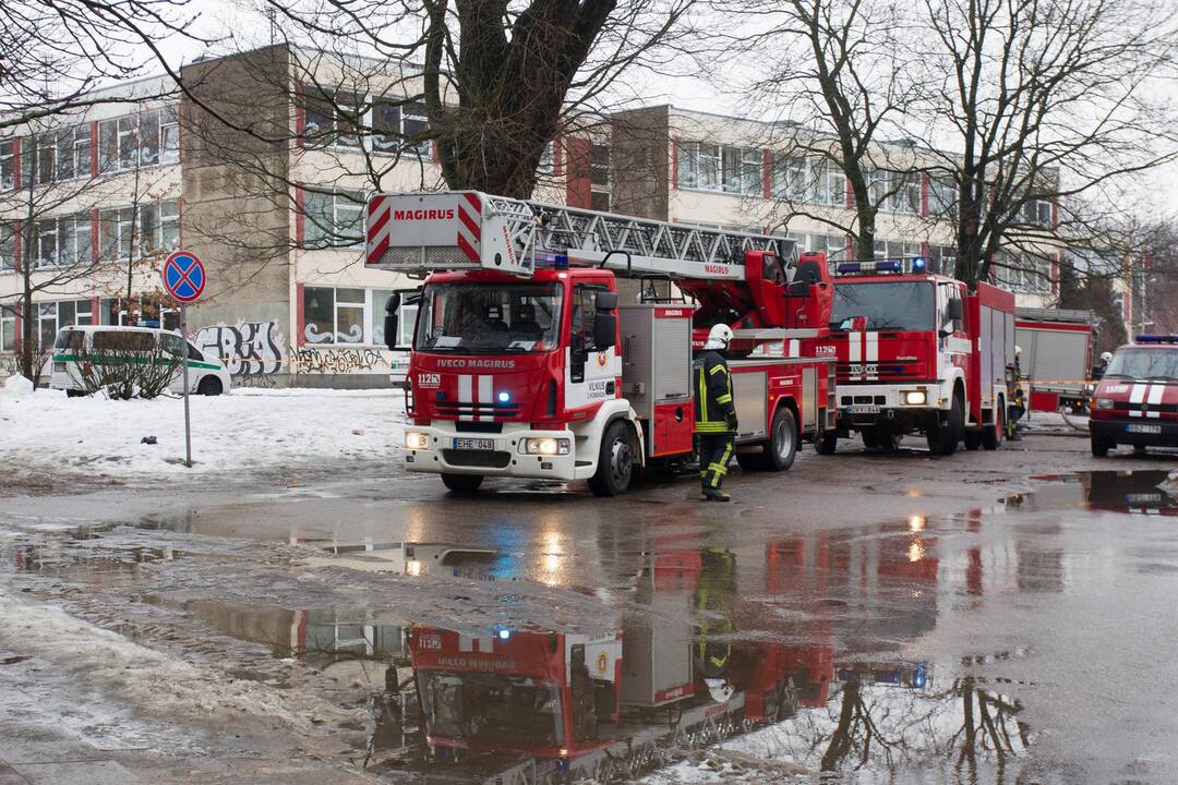 Gaisras J. Basanavičiaus progimnazijoje