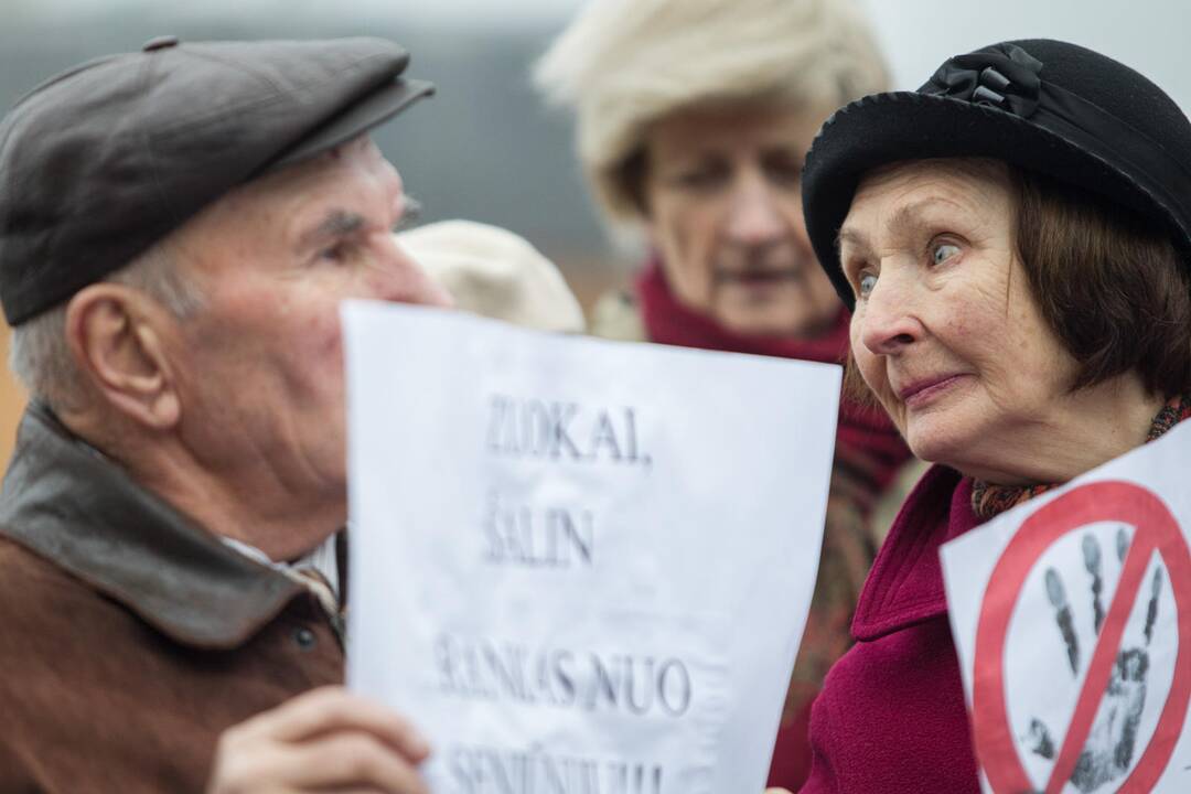 Protestas prieš mero A. Zuoko planus naikinti seniūnijas