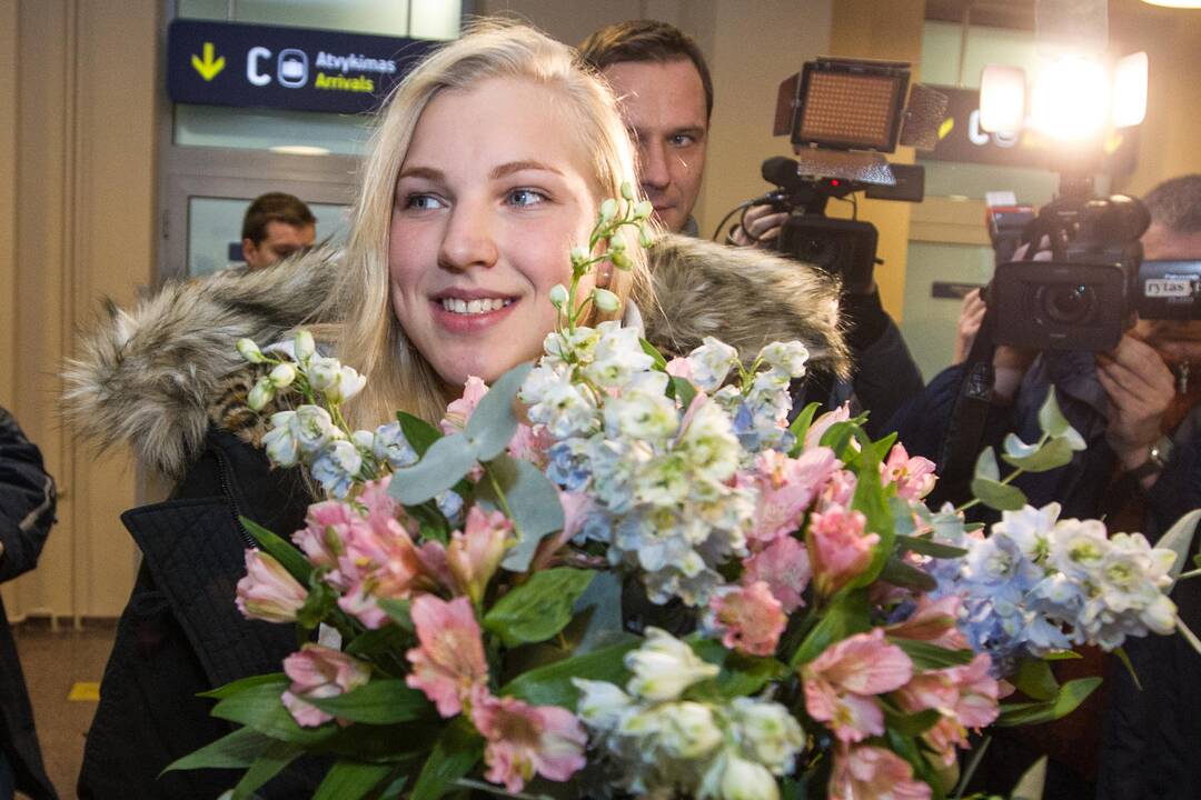 R.Meilutytės ir kitų plaukikų sutikimas Vilniaus oro uoste