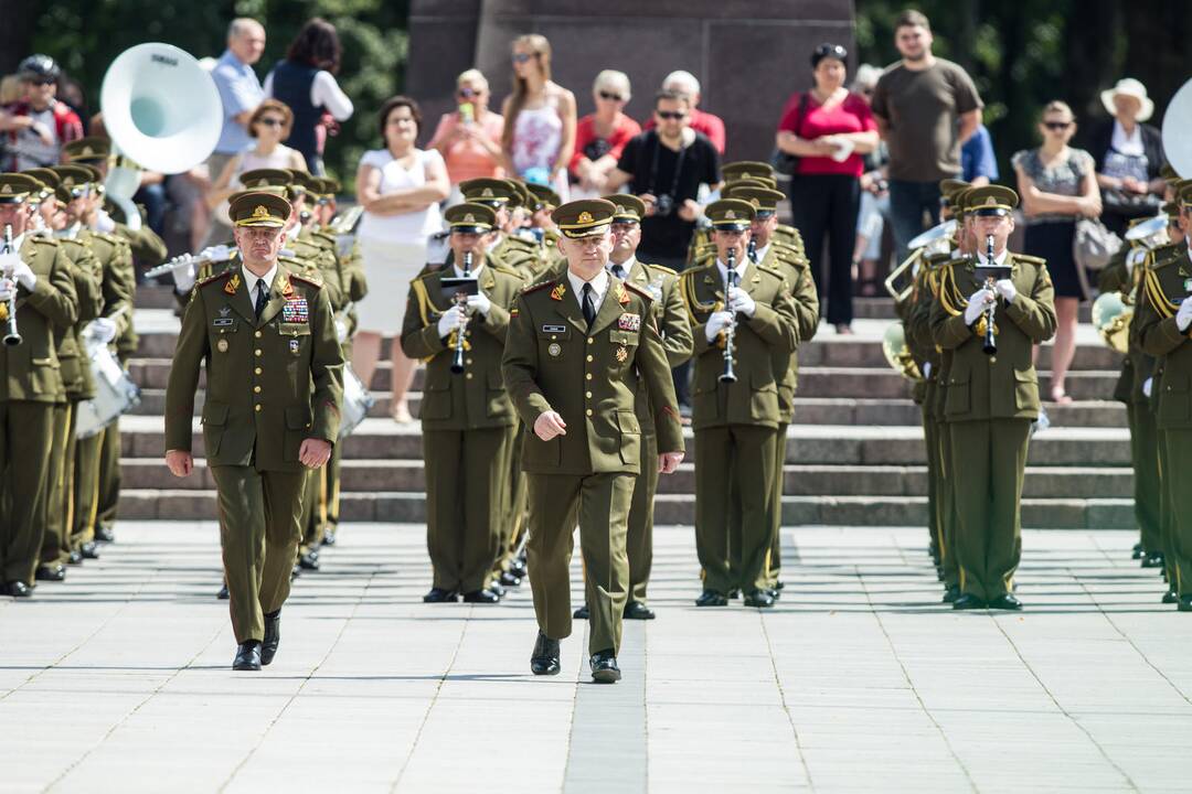 Prisiekė naujas Lietuvos kariuomenės vadas