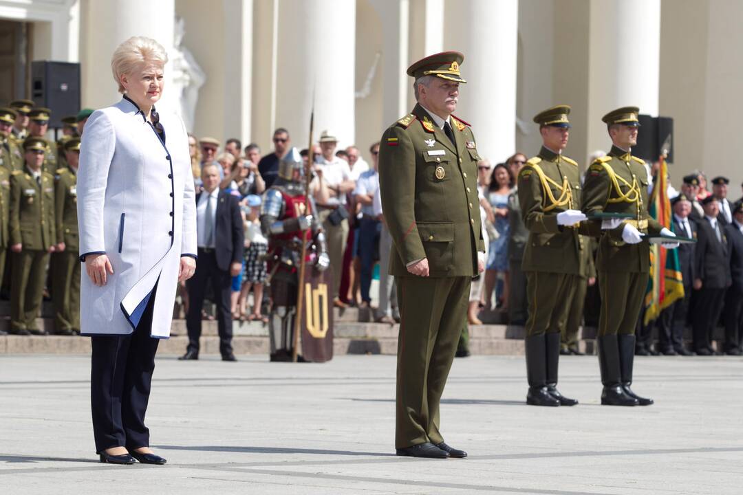 Prisiekė naujas Lietuvos kariuomenės vadas