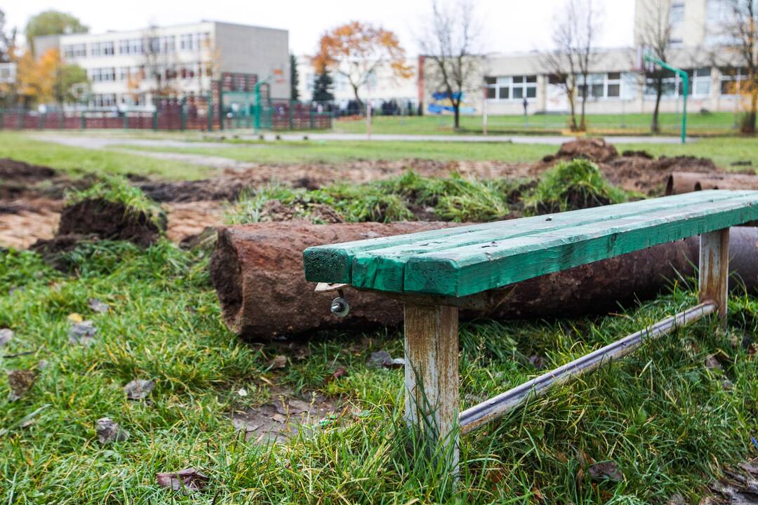 Prie Senvagės gimnazijos statys naują stadioną