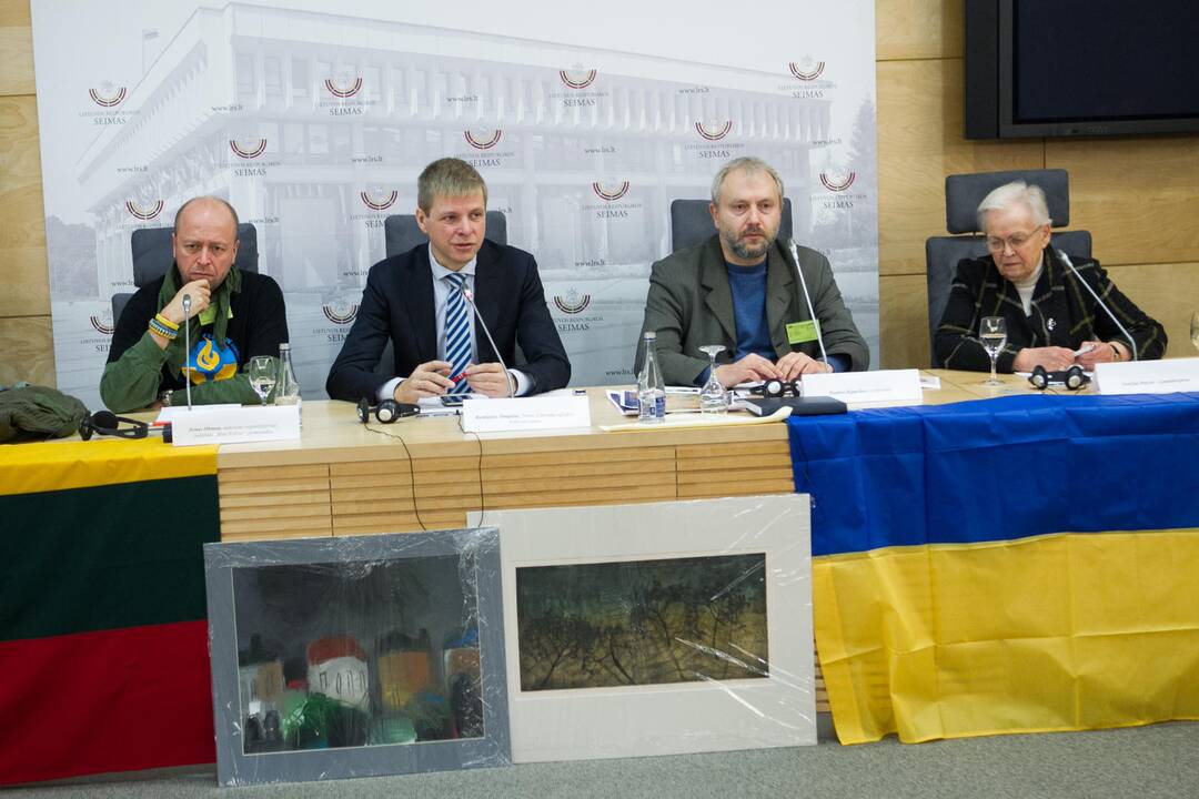 Spaudos konferencija dėl aukciono Ukrainos kariams paremti