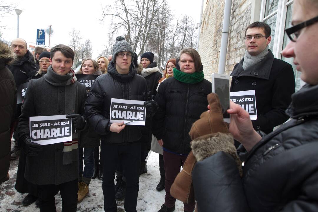 Žurnalistai ir politikai išreiškė solidarumą su prancūzų tauta