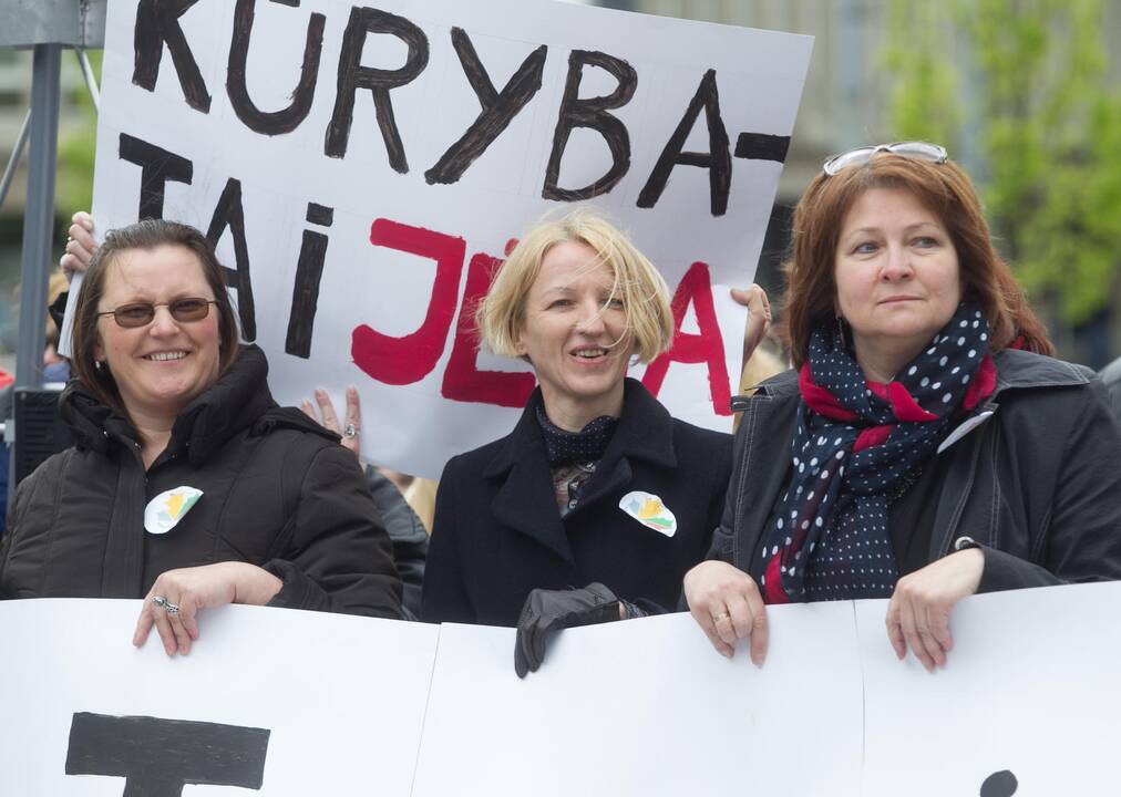 Protestavo sostinės Tuskulėnų mokyklos auklėtiniai ir mokytojai