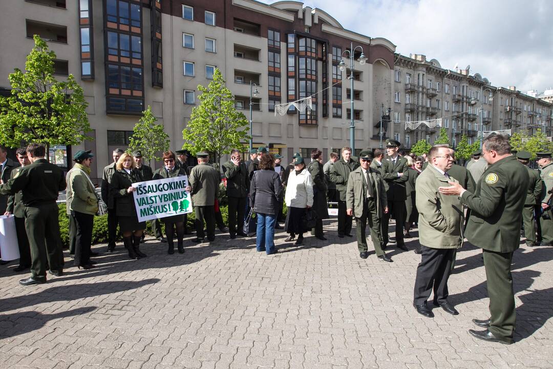 Miškininkų protestas prie Seimo