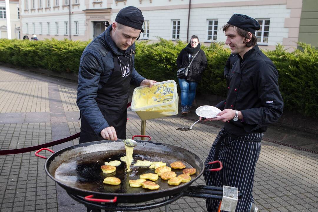 Užgavėnių šventė S. Daukanto aikštėje