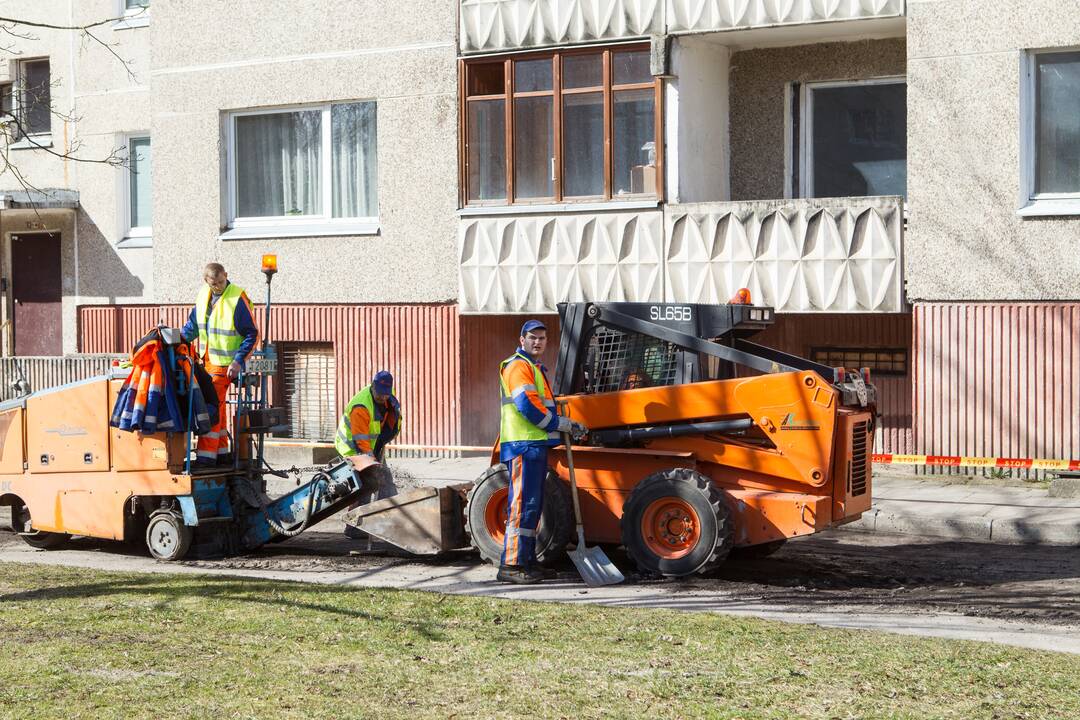 Tvarkomi Vilniaus daugiabučių kiemai