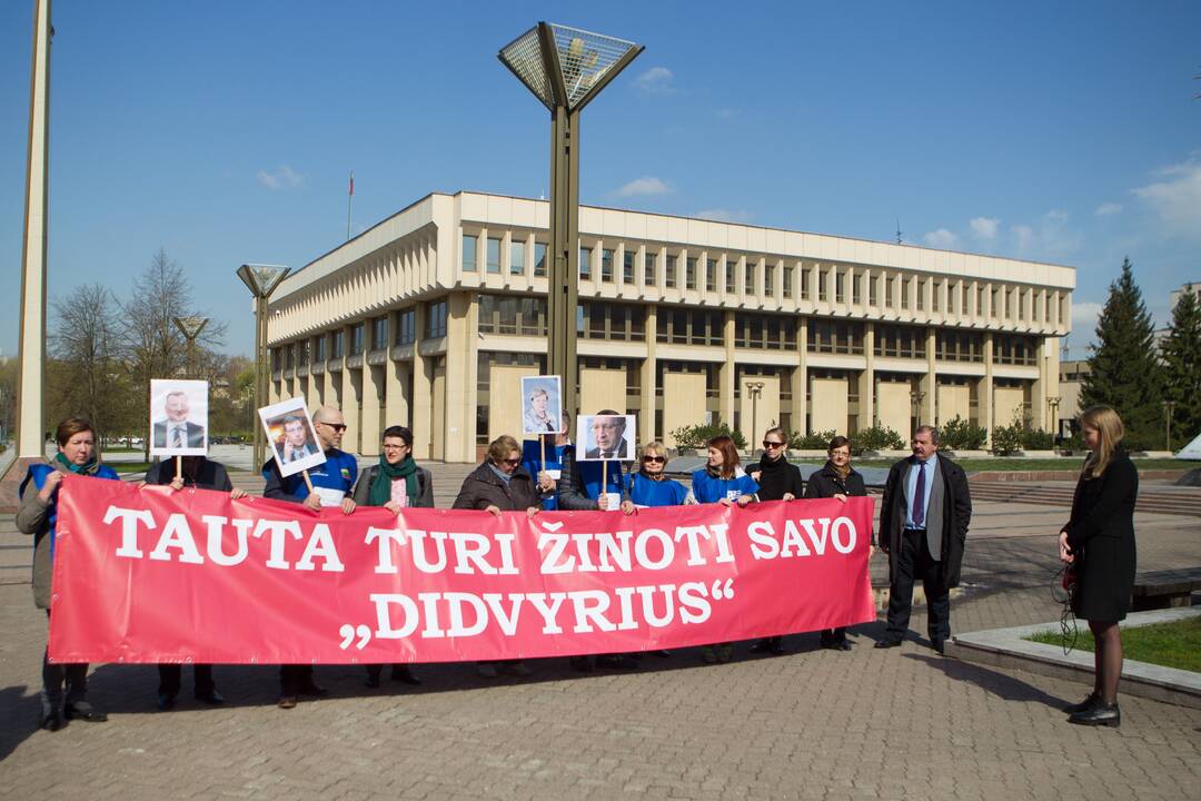 Profsąjungų protestas prie Seimo