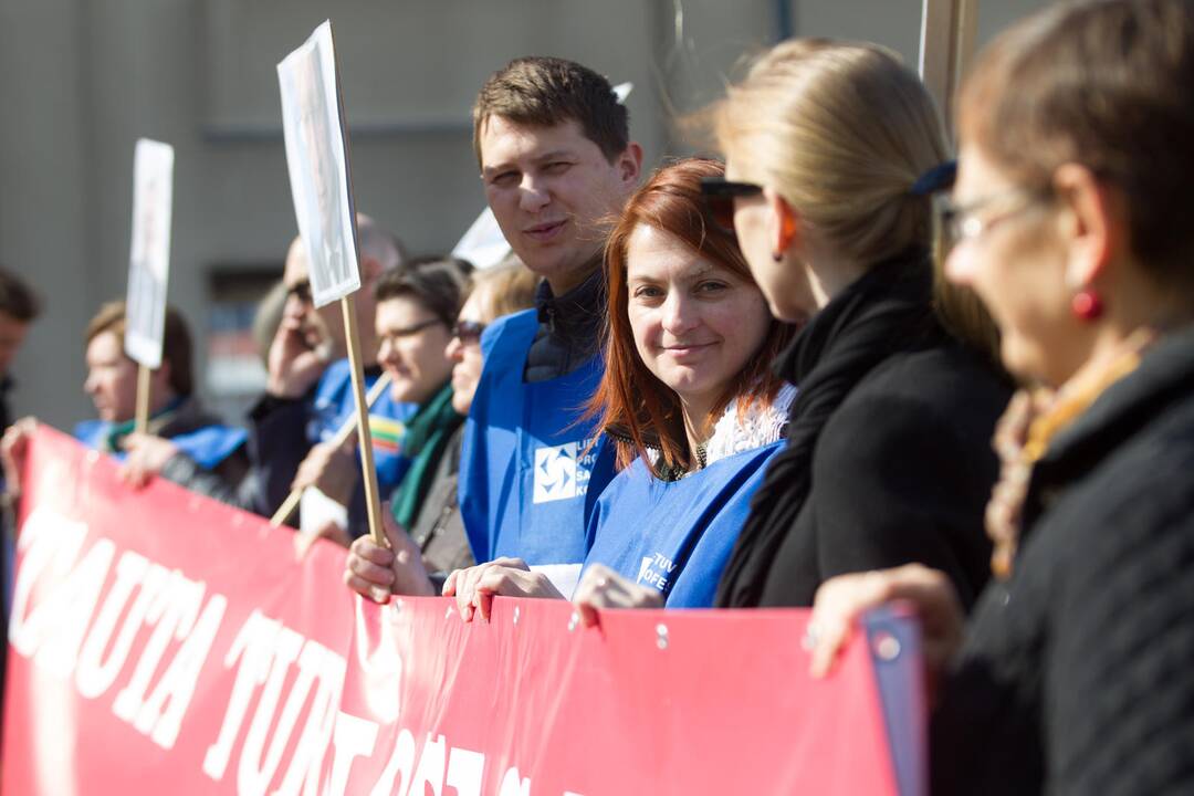 Profsąjungų protestas prie Seimo