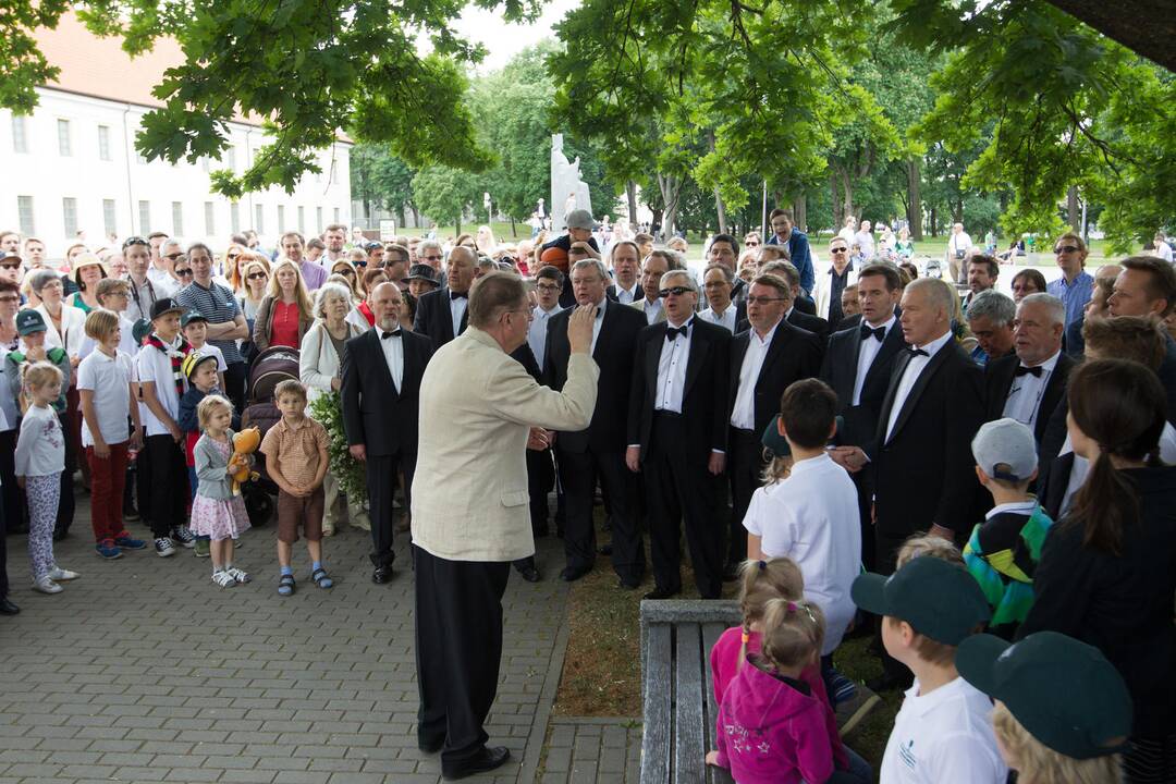 Choras „Ąžuoliukas“ paminėjo Tėvo dieną