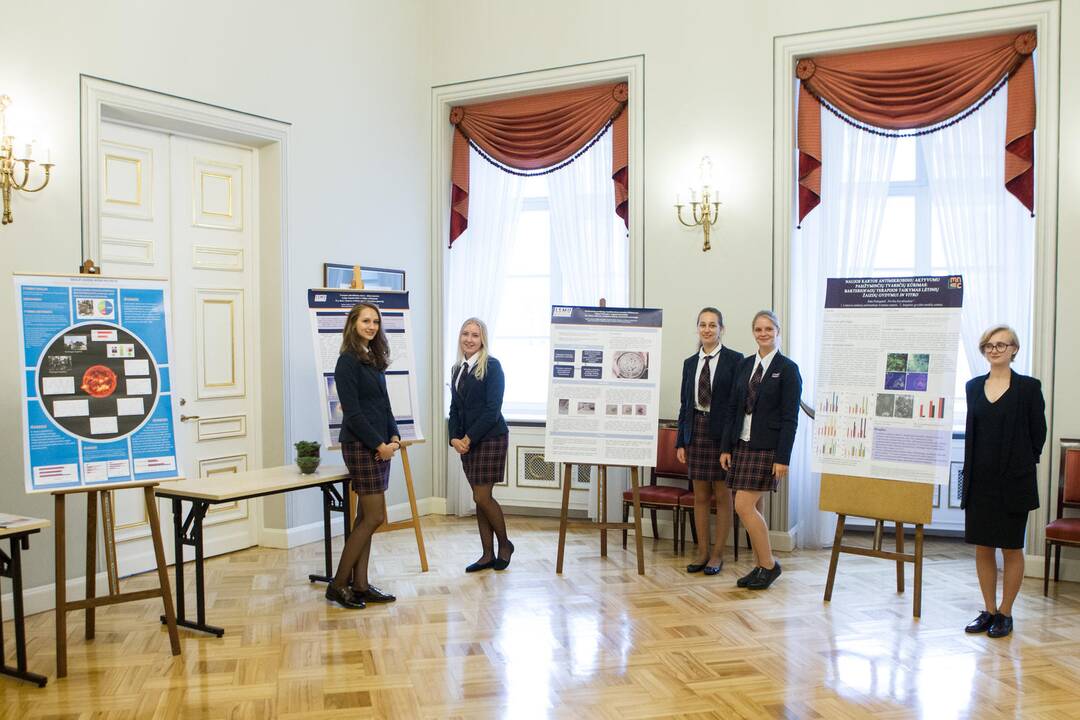 Geriausių mokslinių disertacijų laureatų apdovanojimai