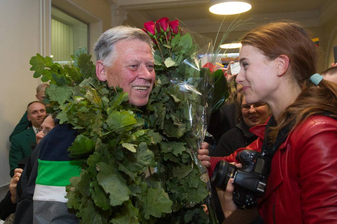 Lietuvos parolimpiečiai sutikti su muzika ir sveikinimais