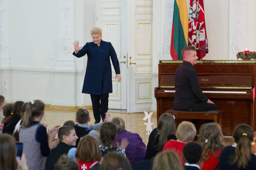 Prezidentė paskelbė „Knygų Kalėdų“ pradžią