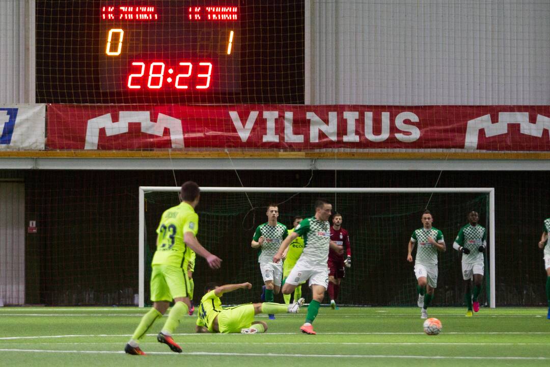 „Žalgirio“ futbolininkams įteikta čempionų taurė