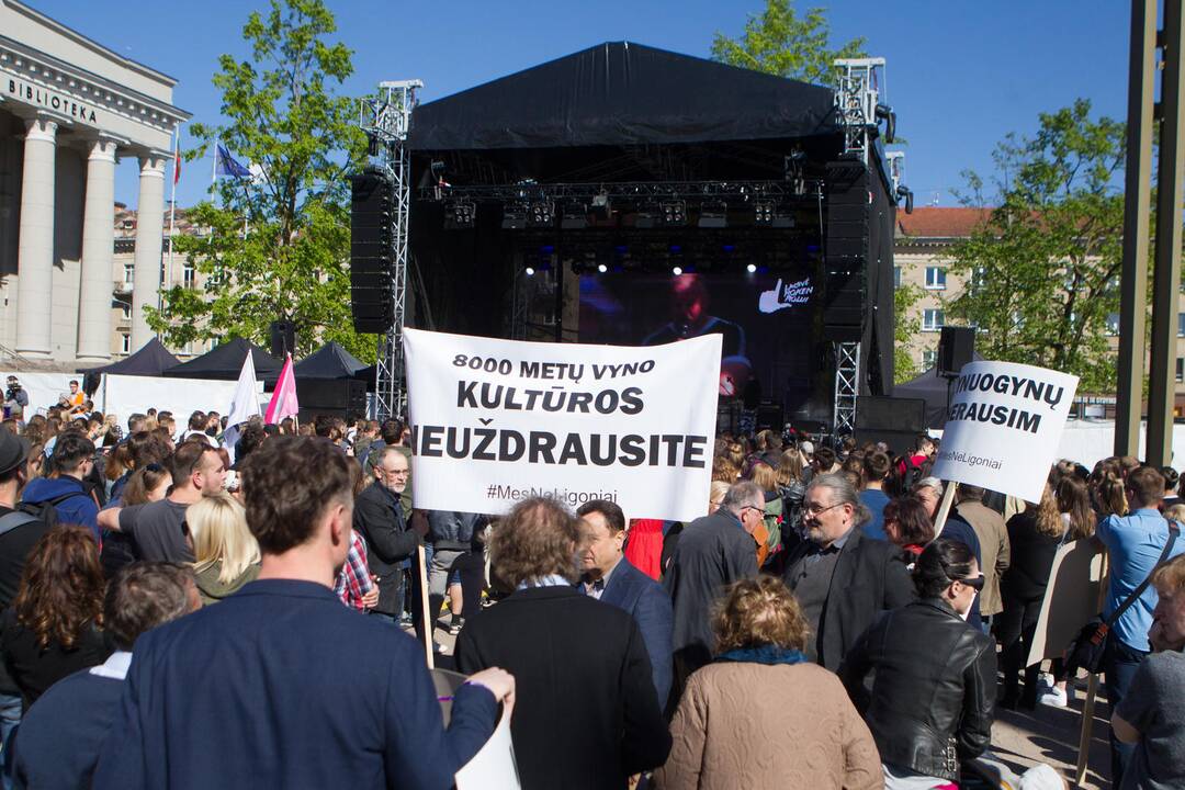 Prieš alkoholio ribojimus – protesto koncertas