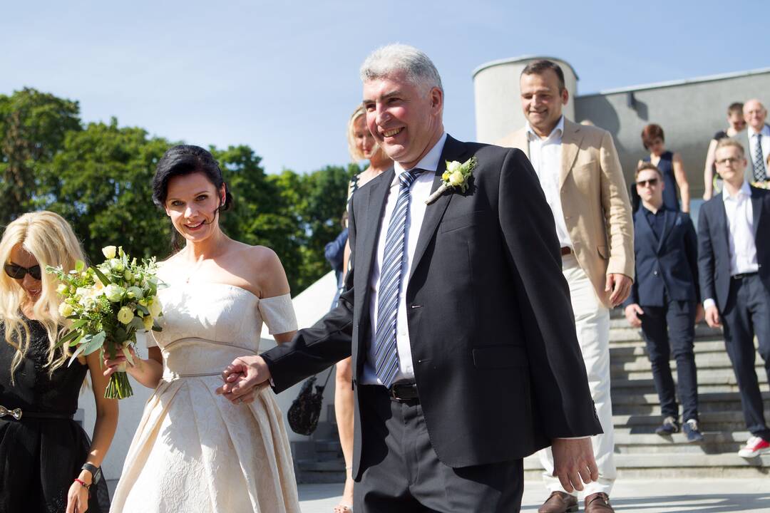 Politikos apžvalgininkas M. Laurinavičius vedė savo išrinktąją