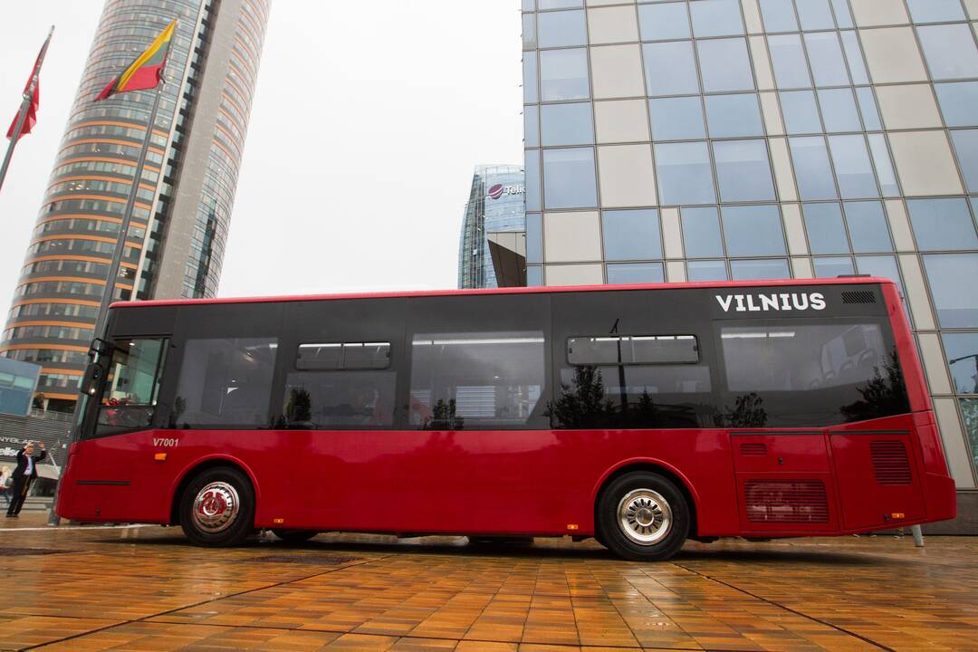 Į Vilniaus gatves išvažiuoja nauji autobusai