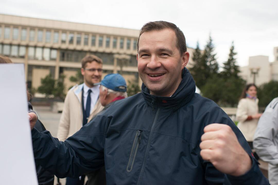 Medikų mitingas prie Seimo