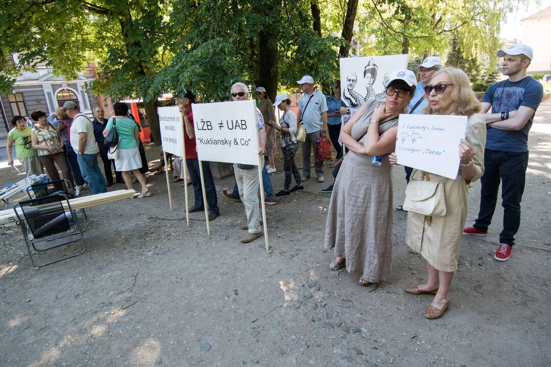 Žydai surengė protesto akciją