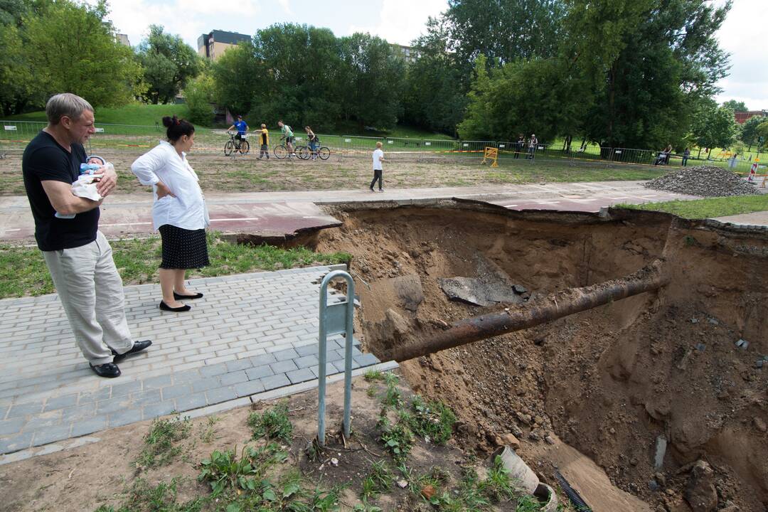 Dviračių tako nuošliauža P. Vileišio gatvėje