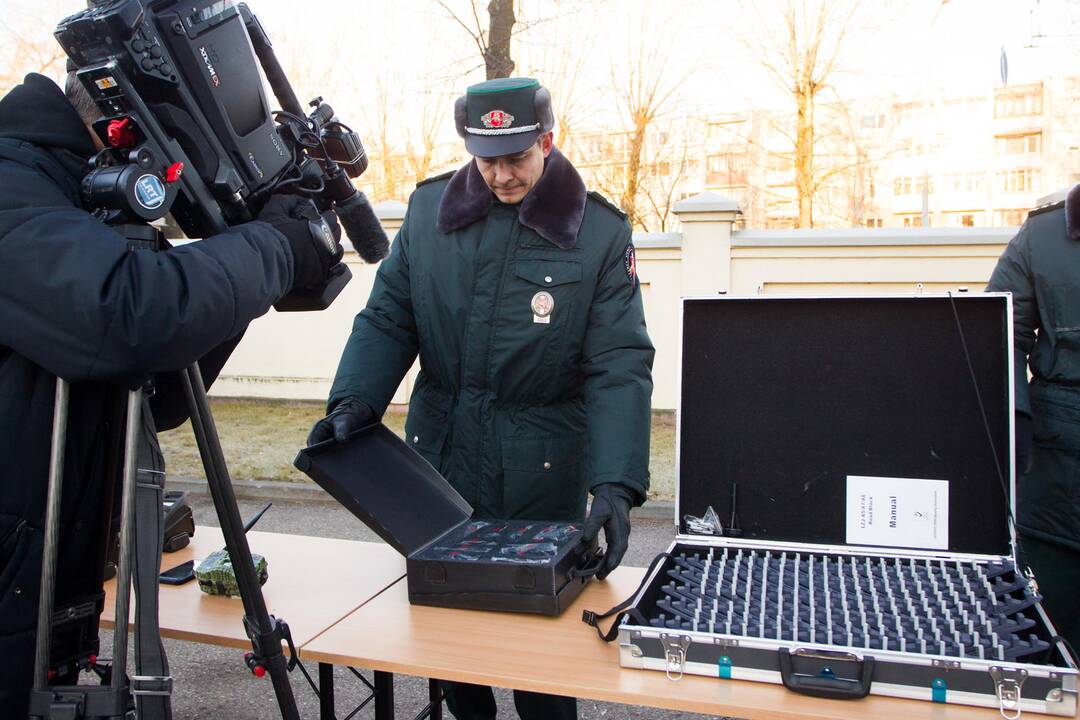 Pasieniečius pasiekė nauji automobiliai ir įranga