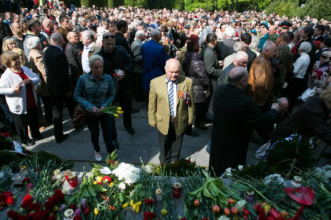 Vilniaus Antakalnio kapinėse tradiciškai paminėta Pergalės diena