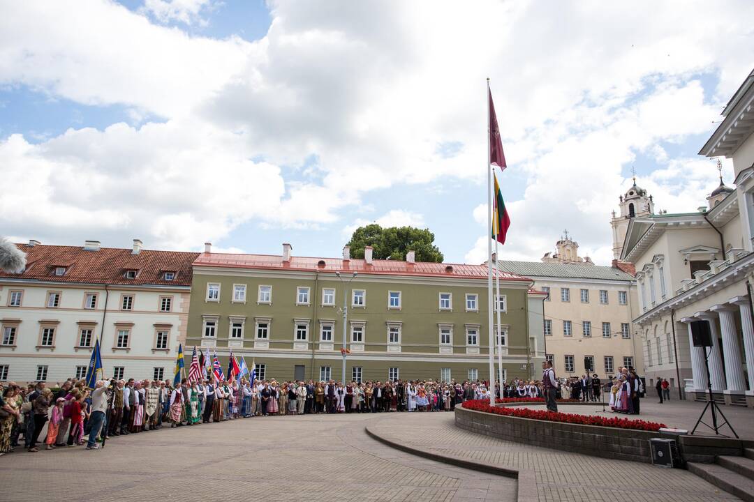 D. Grybauskaitė paskelbė Dainų šventės pradžią