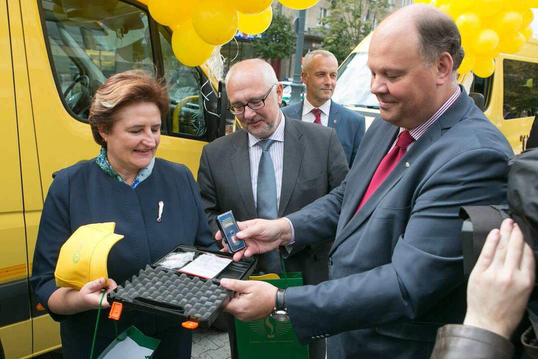 Netrukus Lietuvos mokyklas pasieks 48 nauji autobusiukai