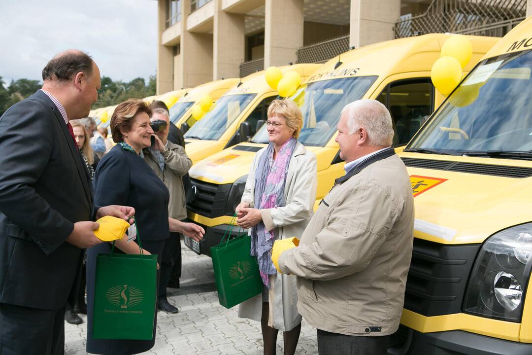 Netrukus Lietuvos mokyklas pasieks 48 nauji autobusiukai