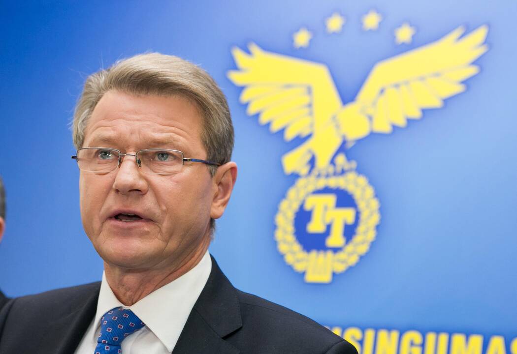 Šimtas Seimo narių vėl bandys atverti R. Paksui kelią į rinkimus