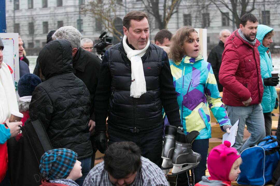 Lukiškių aikštėje jau veikia čiuožykla